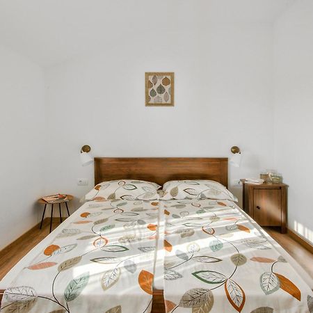 Apartments Tiny Garden Медулин Экстерьер фото